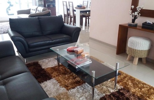Mlati House | Rumah Puri Homestay