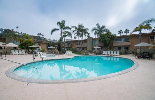 Solana Beach Condo | Run to Del Mar for Breeders Cup! Spacious, fully equipped one-bedroom condo!