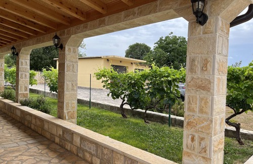 Unesic House | Runaway Cottage Villa