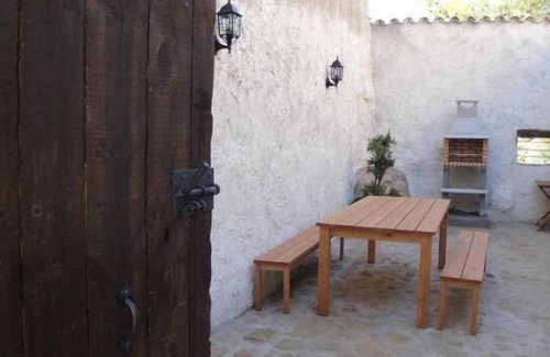Monteagudo de las Vicarias Cottage | Rural house (rental) Las Vicarias for 11 people
