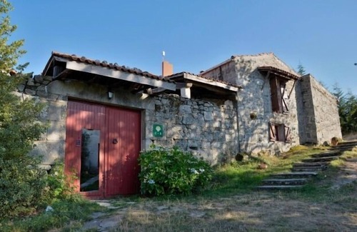 Montederramo Cottage | Rural apartment Caserío da Castiñeira for 4 people