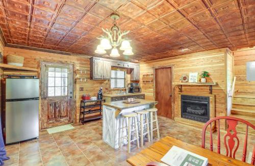 Heber Springs Apartment | Rural Arkansas Vacation Rental with Wraparound Porch