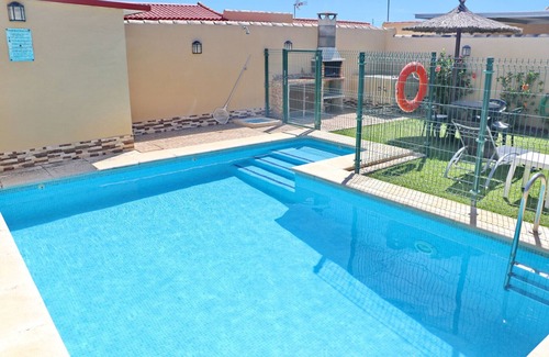 Barrio Nuevo House | Rural bungalow with garden and pool