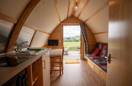 Trefeglwys Cabin | Rural Cabin in the Welsh Countryside