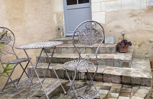 La Fleche Cottage | Rural charm near city, peaceful garden