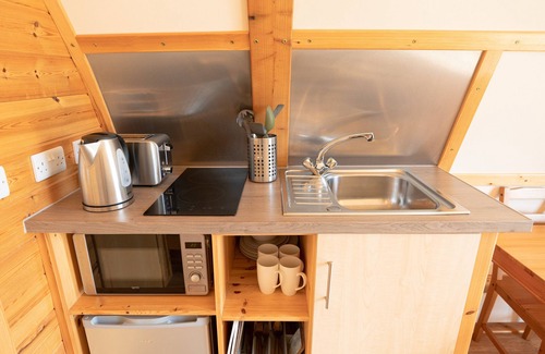 Leven Cabin | Rural Cosy Cabin With Beautiful Views Over Fife