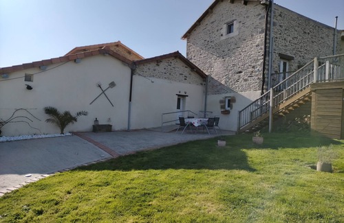 Le Busseau Cottage | Rural Cottage with garden on the border of the Deux-Sevres and Vendee
