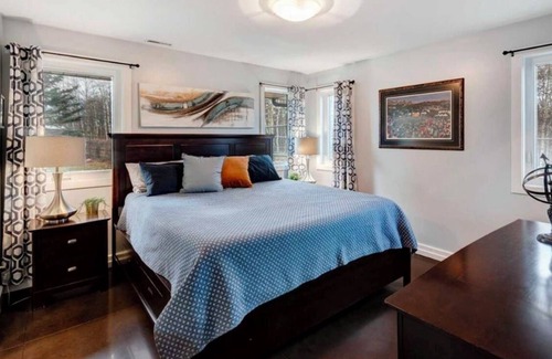 Priddis Other | Rural foothills farmhouse - Horse friendly