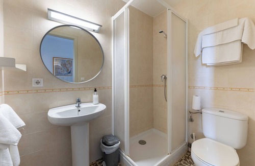 Torroella de Fluvia House | Rural House with Jacuzzi