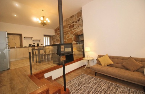 Covide Cottage | Rural house in geres for 4 people with fireplace