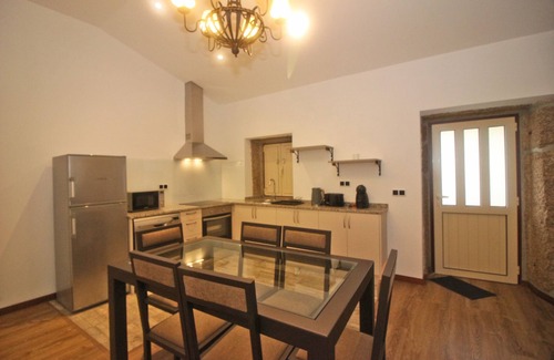Covide Cottage | Rural house in geres for 4 people with fireplace