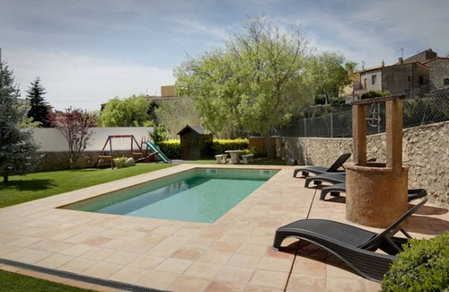 Capmany Villa | Rural house with pool and jacuzzi (Can Llobet - Canigó)