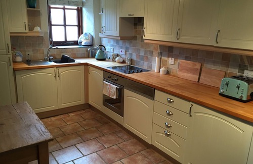 Grampound Cottage | Rural peace close to 6 Roseland beaches, with log burner and summerhouse