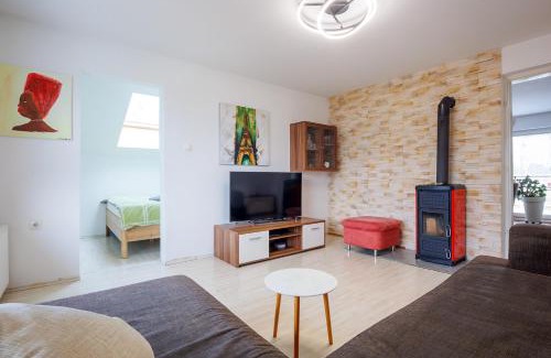 Spodnja Polskava Apartment | Rural Retreat - Comfort Oasis
