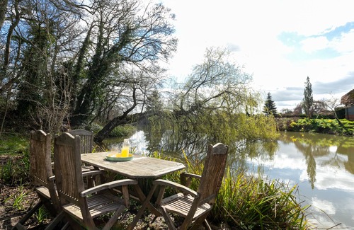 Cranbrook Ski Chalet | Rural Retreat in Idyllic Countryside - ideal for fishing , dogs & walks