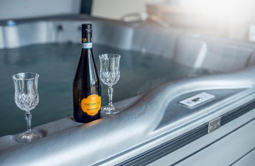 Llanfyrnach House | RURAL RETREAT WALES Indoor Hot Tub, Log Fire, Starry Skies, Woodland Walks