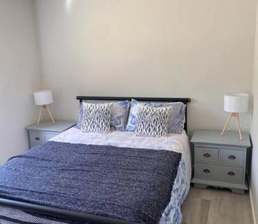 Landsborough House | Rural Self Contained 3 bedroom Cottage on acreage,