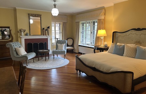 Highland Mills Bed & Breakfast | Rushmore Estate in Woodbury NY Bed and Breakfast