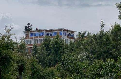 Gitarama Hotel | rusiga highland resort