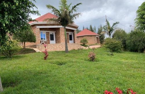 Gitarama Hotel | rusiga highland resort