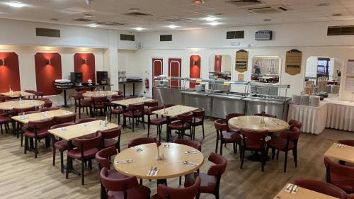 Horley Hotel | Russ Hill Hotel