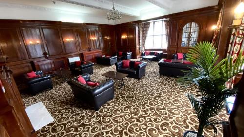 Horley Hotel | Russ Hill Hotel
