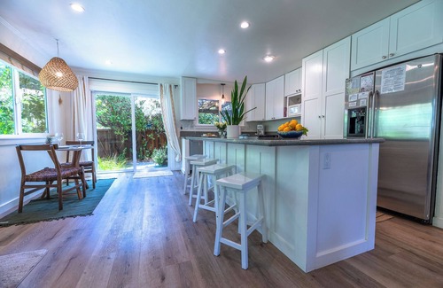 Guerneville House | RussianRiverBungalow:Magical, NEW Family Retreat! Walk to the River! WiFi/Pup