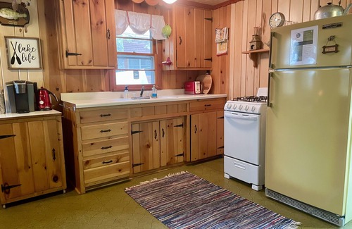Deer River Cabin | Rustic and Cozy Lakefront Retreat