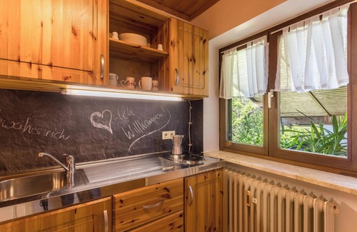 Gmund am Tegernsee Apartment | Rustic Apartment "Heinrich" with Terrace & Wi-Fi