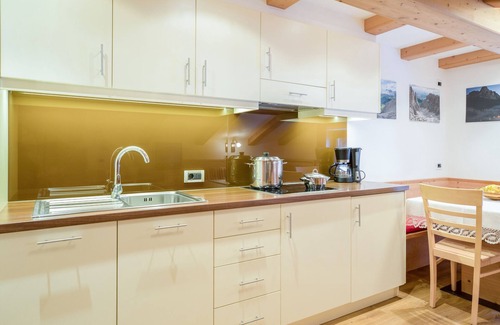 Colfosco Apartment | Rustic Apartment near Ski Areas with Wi-Fi, Garden and Terrace