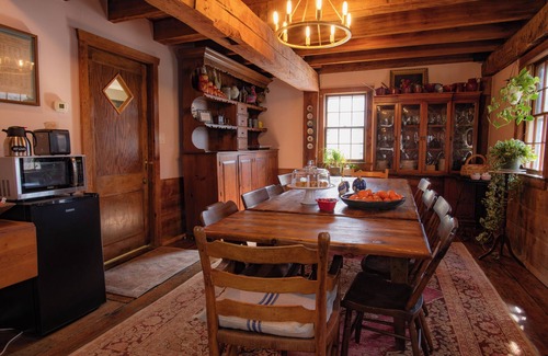 Raphine Cabin | Rustic Cabin and 1849 Grist Mill Near the Blue Ridge Parkway I-81 I-64 205 Exit