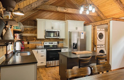 Stokes Cabin | Rustic cabin newly remodeled just 15 minutes from downtown Winston Salem.