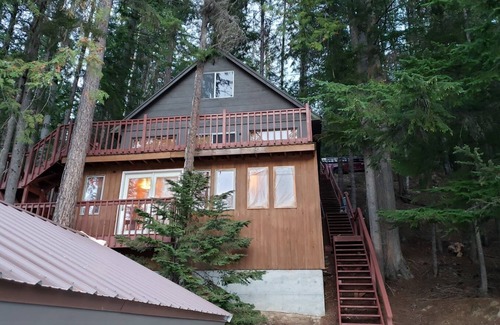 Coolin Cabin | Rustic cabin with stunning sunset views of Priest Lake
