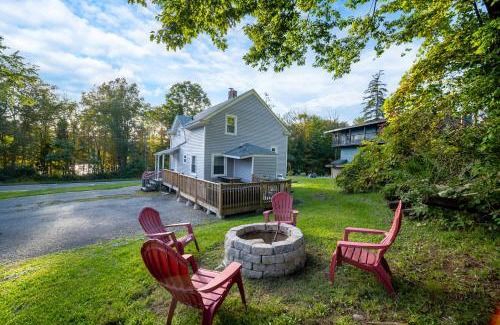 Gilboa House | Rustic Catskills Farmhouse with Lake Views & Wildlife
