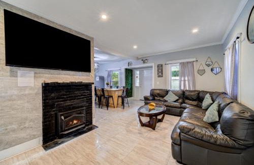 Gilboa House | Rustic Catskills Farmhouse with Lake Views & Wildlife