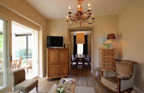 Latour House | Rustic Charm, Modern Comfort