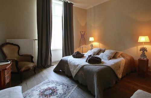 Latour House | Rustic Charm, Modern Comfort
