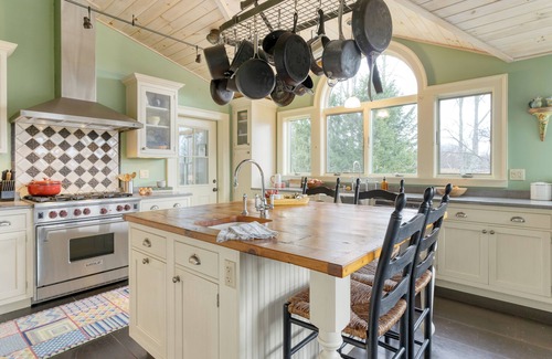 Prattsville House | Rustic-Chic Farmhouse w/Firepit, Close to Windham Ski & Catskills Adventures!