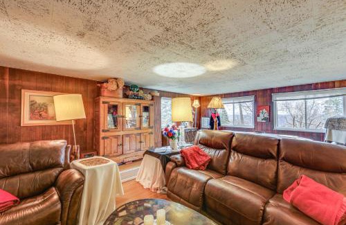 West Mifflin House | Rustic Chic Retreat 4 Mi to Kennywood!