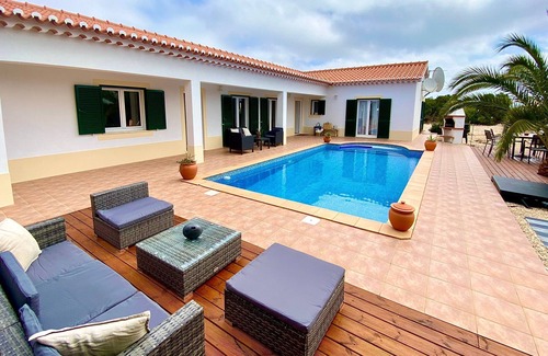 Aljezur Villa | Rustic Chic Villa with solar heated Pool five minutes from the beach!