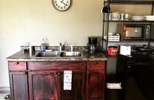 Coon Rapids Cabin | Rustic cottage in river valley with access to hiking and mountain biking trails