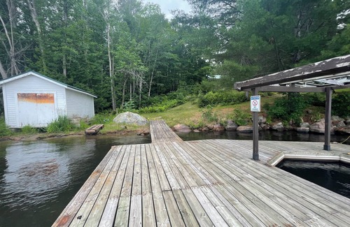 North Kawartha Cottage | Rustic cottage minutes from Apsley on a bay off Chandos Lake.