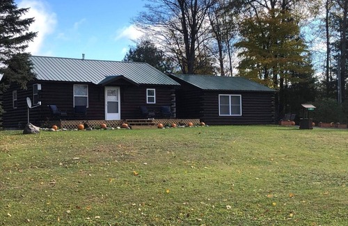 Hawks Cabin | Rustic Country Cabin