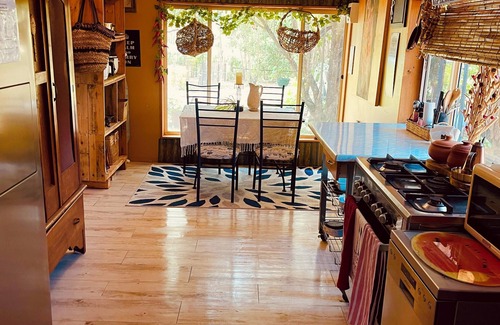 Coonabarabran Cottage | RUSTIC COZY MUD BRICK COTTAGE nUnique Cozy Quiet Place with Hot Tub & Fire Pit
