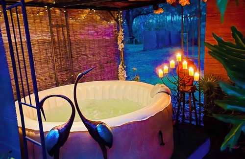 Coonabarabran Cottage | RUSTIC COZY MUD BRICK COTTAGE nUnique Cozy Quiet Place with Hot Tub & Fire Pit