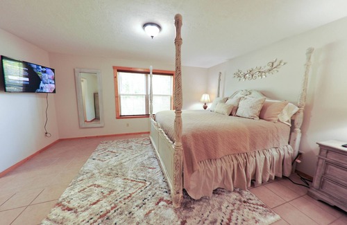 Kuna Cabin | Rustic Elegance at Dairy FarmHouse Lodge & Retreat South East Nampa Kuna Area