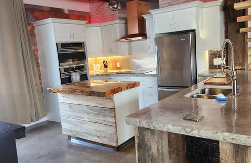 New Bothwell Cabin | Rustic elegance