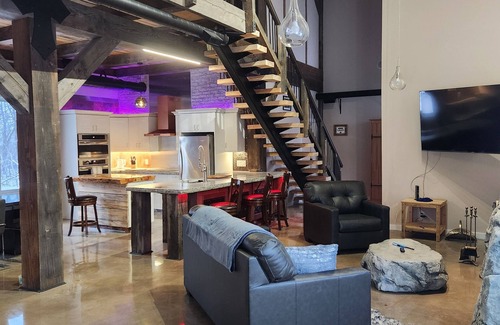 New Bothwell Cabin | Rustic elegance