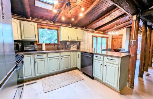 Hewitt House | Rustic Escape in Greenwood Lake