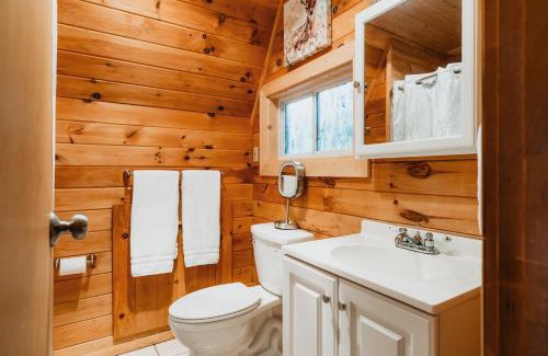 Roscoe Ski Chalet | Rustic Escape UTV, Tub, Trails & Fire Pit 25 acre